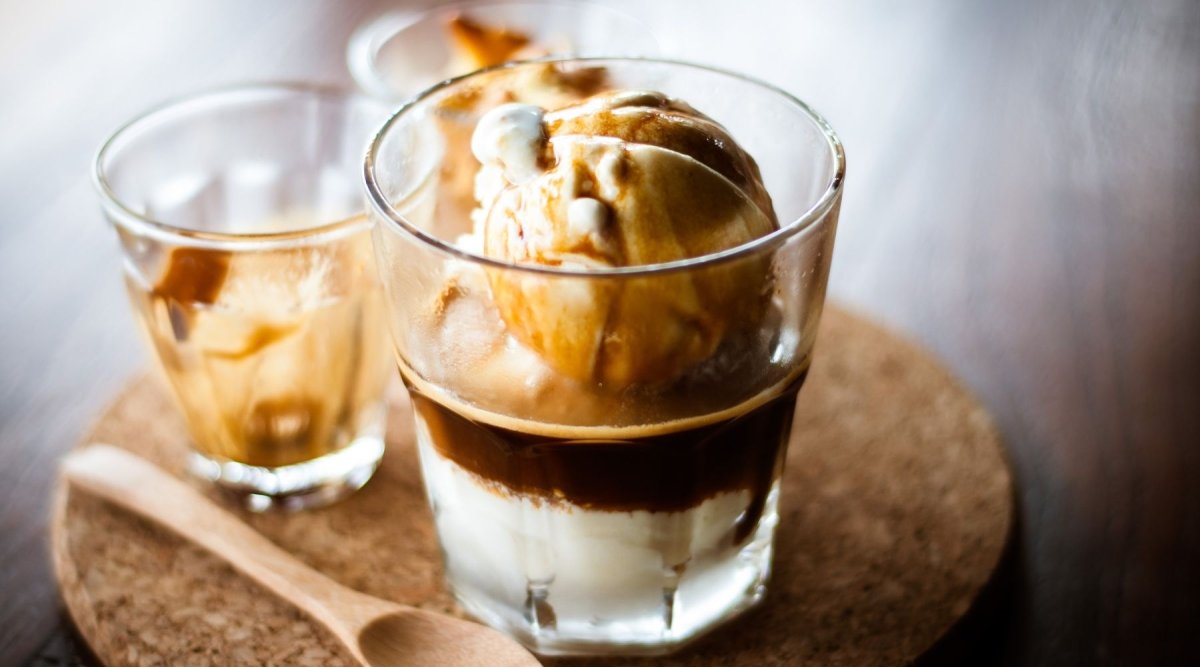 Affogato al Caffè – Italienisches Dessert mit Kaffee und Eis - Coffee Pirates