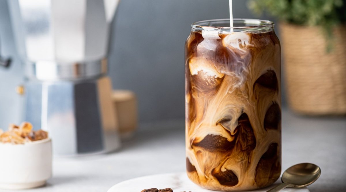 Eiskaffee – Die perfekte Erfrischung mit Koffein-Kick - Coffee Pirates