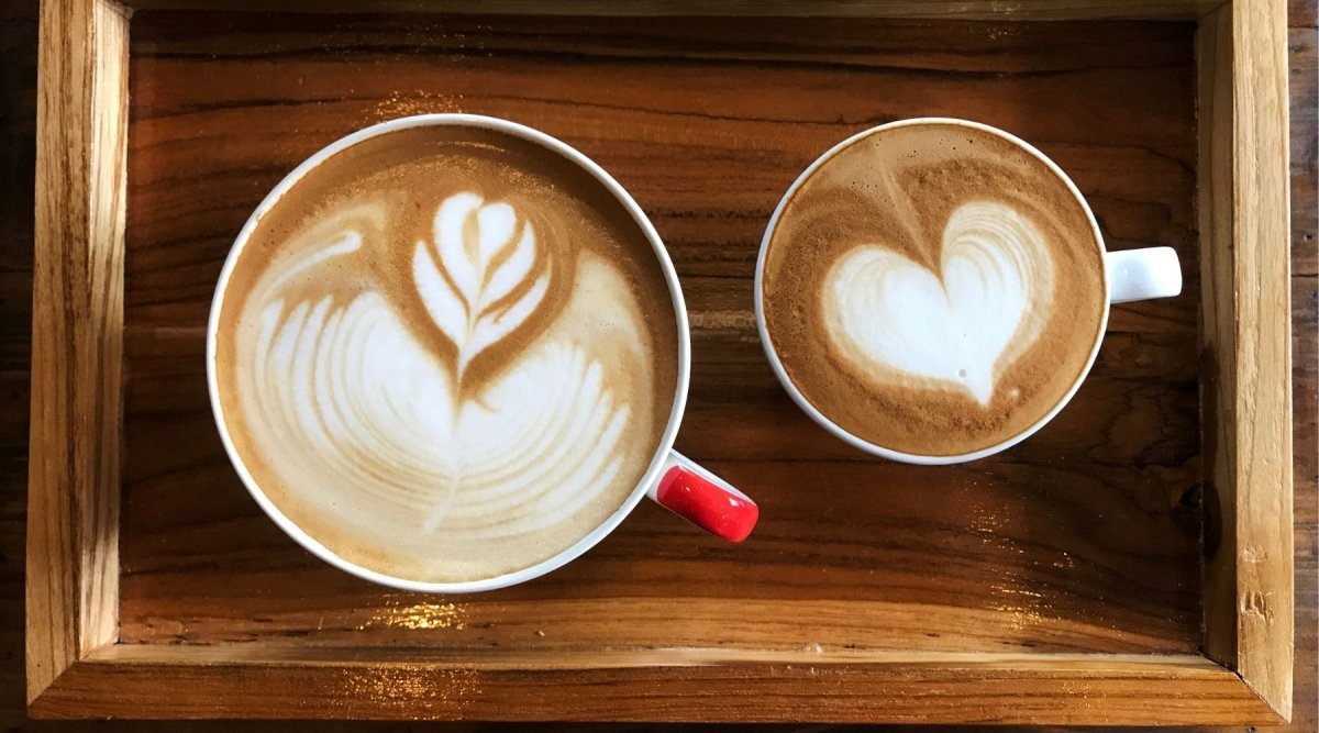☕️ Flat White vs. Cappuccino: Was ist der Unterschied? - Coffee Pirates