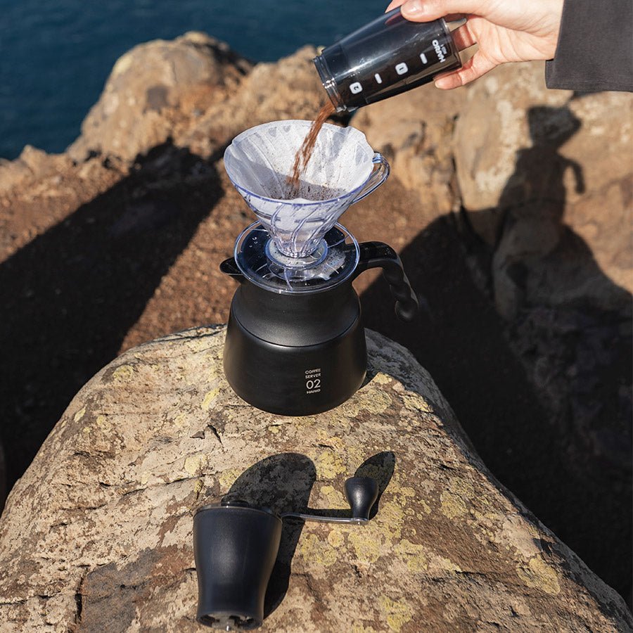 Hario Ceramic Coffee Mill Mini-Slim Plus Kaffeemühle - Coffee Pirates
