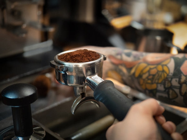 Wie reinige ich meinen Espresso Siebträger? - Coffee Pirates