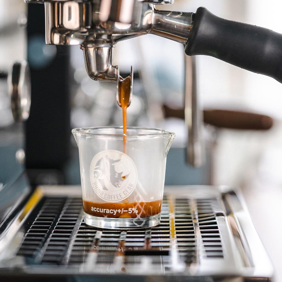 Rhino Espresso Shotglas mit Ausgießer & Griff – 70 ml - Coffee Pirates