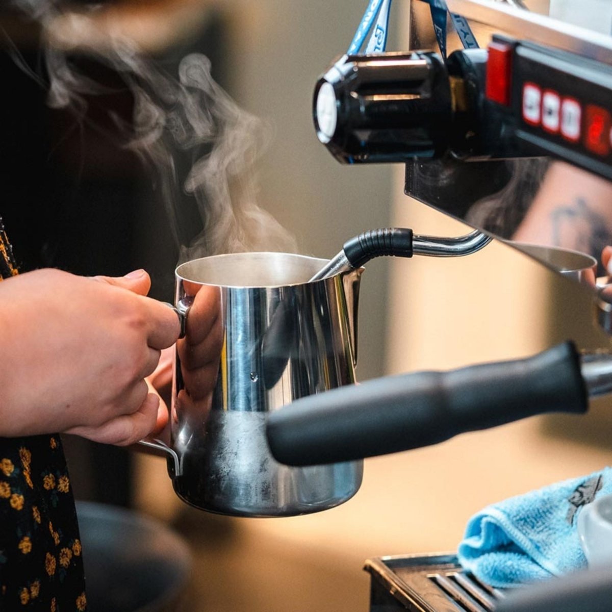 Rhino Professional Milch Kanne 12oz/360ml - Coffee Pirates