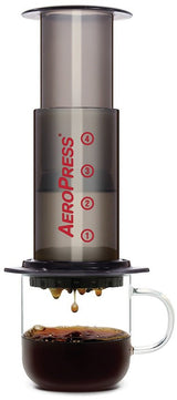 Aerobie AeroPress Kaffee-Zubereiter inkl. 350 Filtern - Coffee Pirates